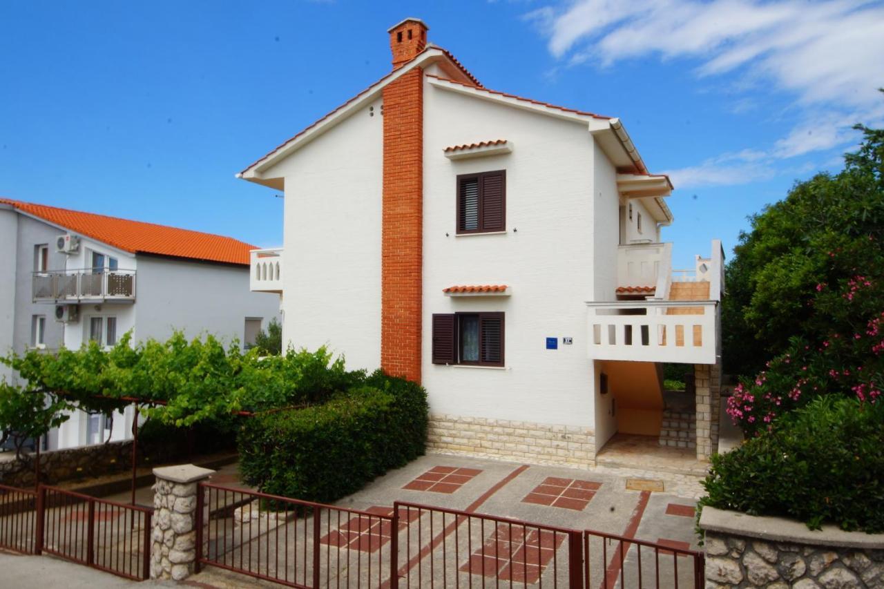 Cozy Apartments Danica Novalja With Terrace - First Floor Εξωτερικό φωτογραφία