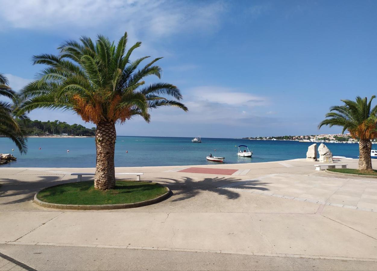 Cozy Apartments Danica Novalja With Terrace - First Floor Εξωτερικό φωτογραφία