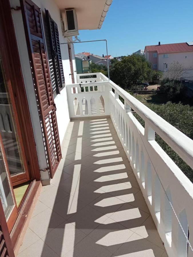 Cozy Apartments Danica Novalja With Terrace - First Floor Εξωτερικό φωτογραφία