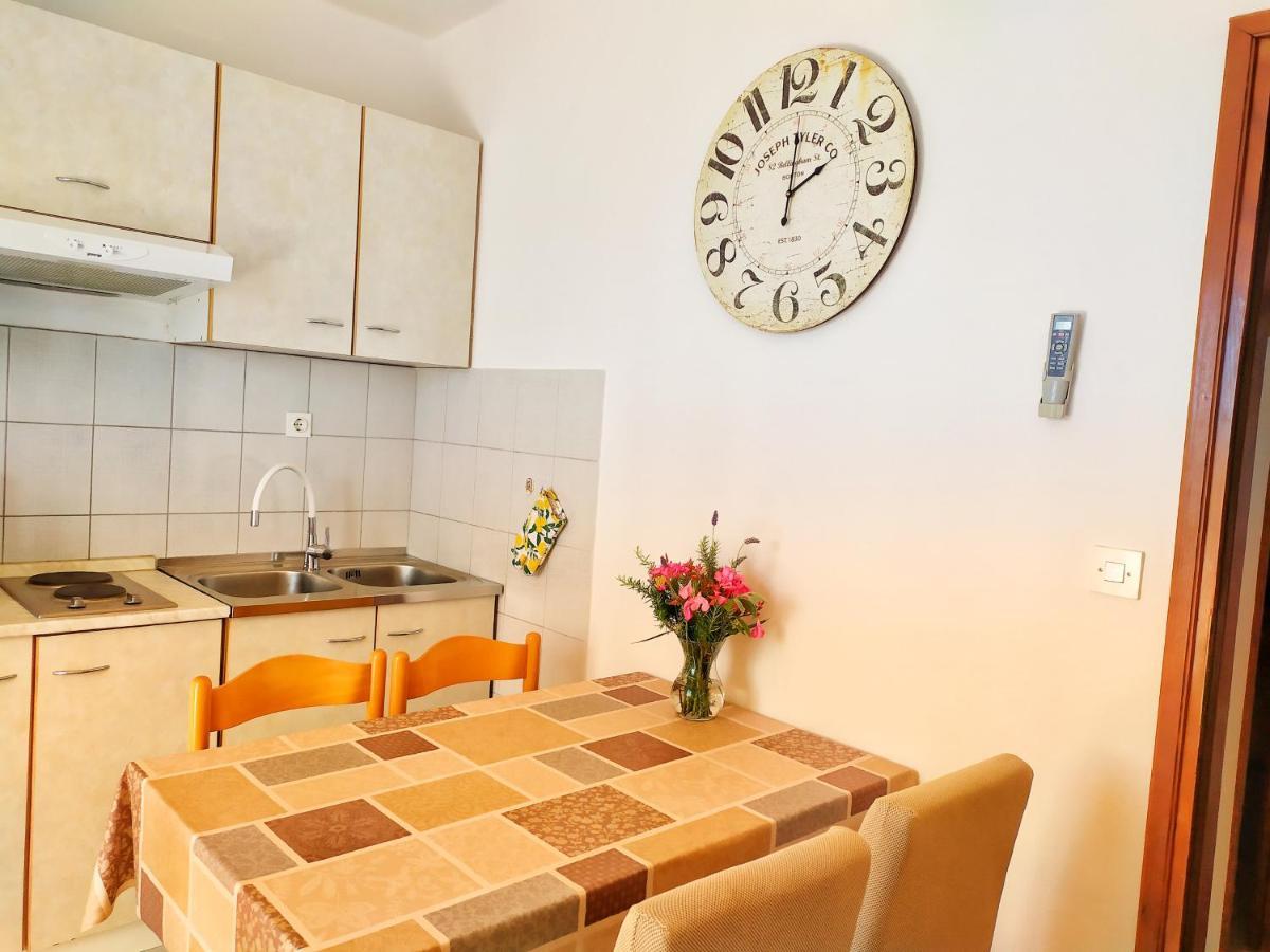 Cozy Apartments Danica Novalja With Terrace - First Floor Εξωτερικό φωτογραφία