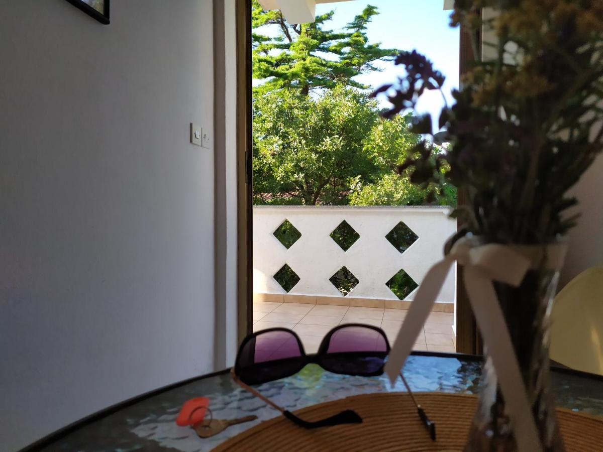 Cozy Apartments Danica Novalja With Terrace - First Floor Εξωτερικό φωτογραφία